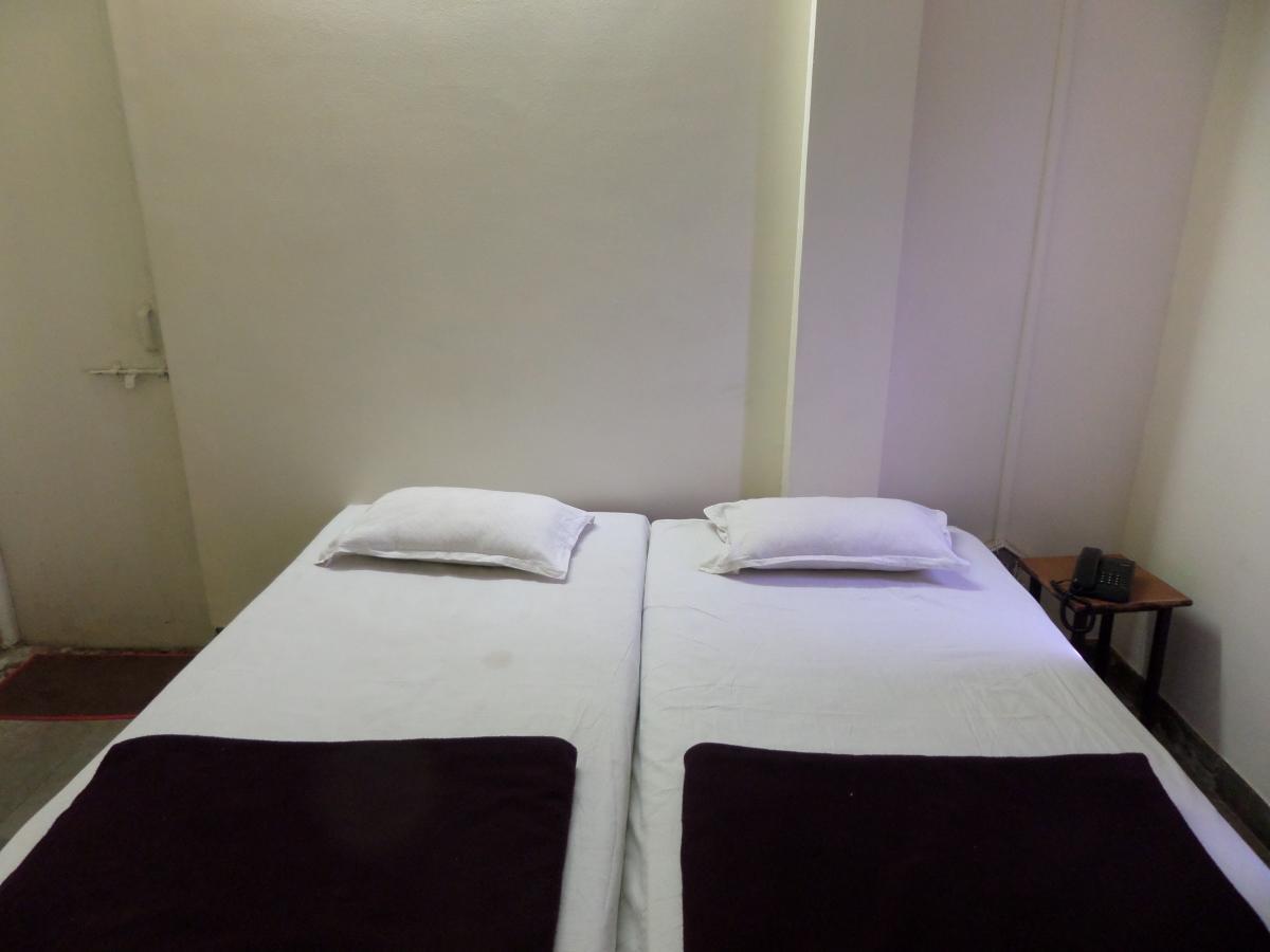 Parvat Lodge Ahmednagar Extérieur photo